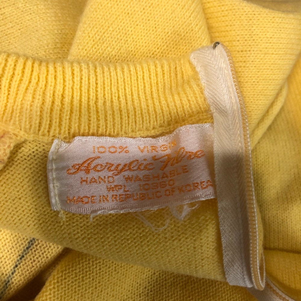 1970s Vintage Floral Yellow Sweater - Picture 5 of 6